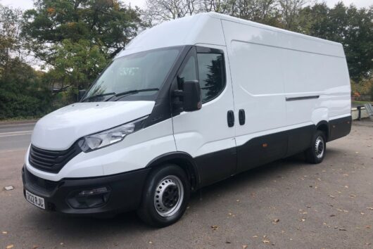 IVECO Long Van Front