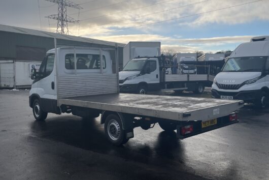 IVECO Flatbed Van Rear